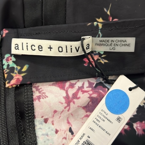 Alice and Olivia Flared Sleeve Printed Top - Picture 9 of 10